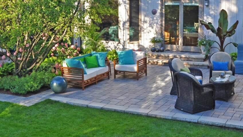 4 Ways to Make Your Backyard Look Its Best